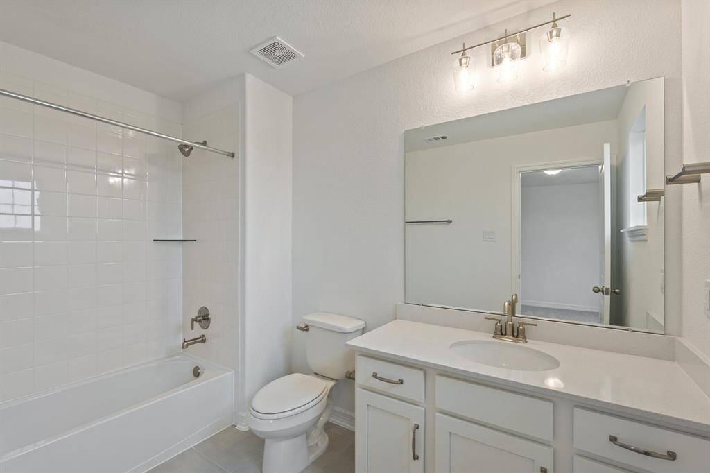 Note: Sample product photo. Actual exterior and interior selections may vary by homesite. Photo may be virtually staged