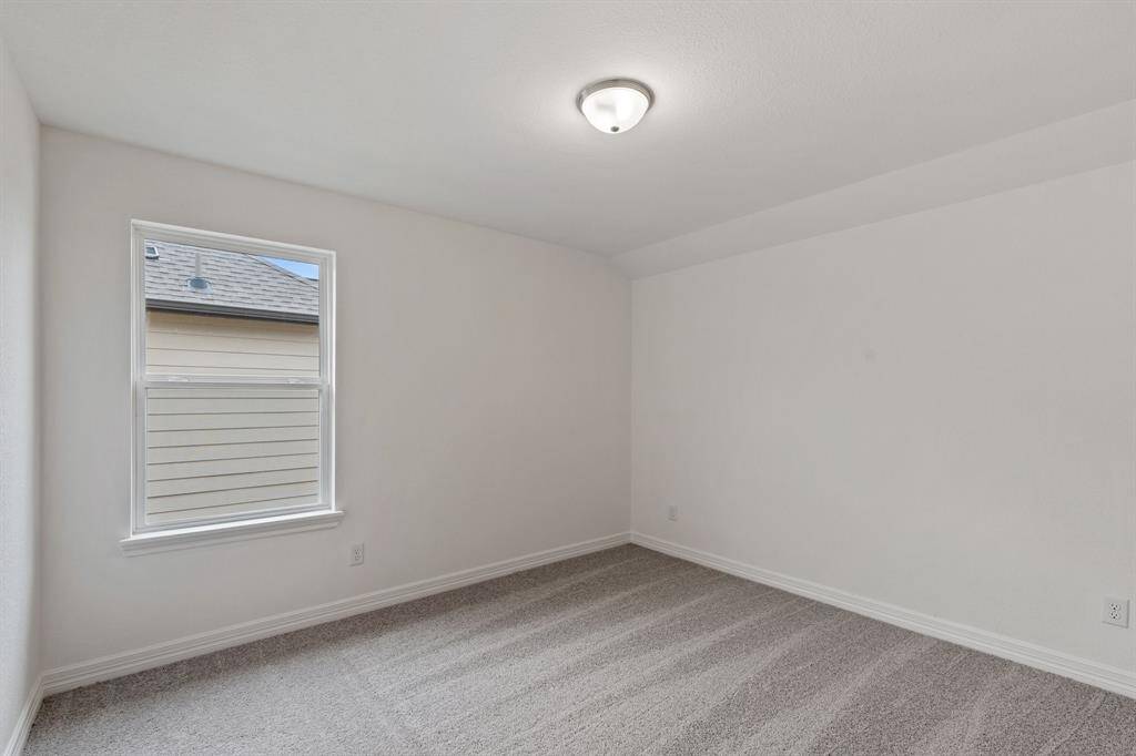 Note: Sample product photo. Actual exterior and interior selections may vary by homesite. Photo may be virtually staged