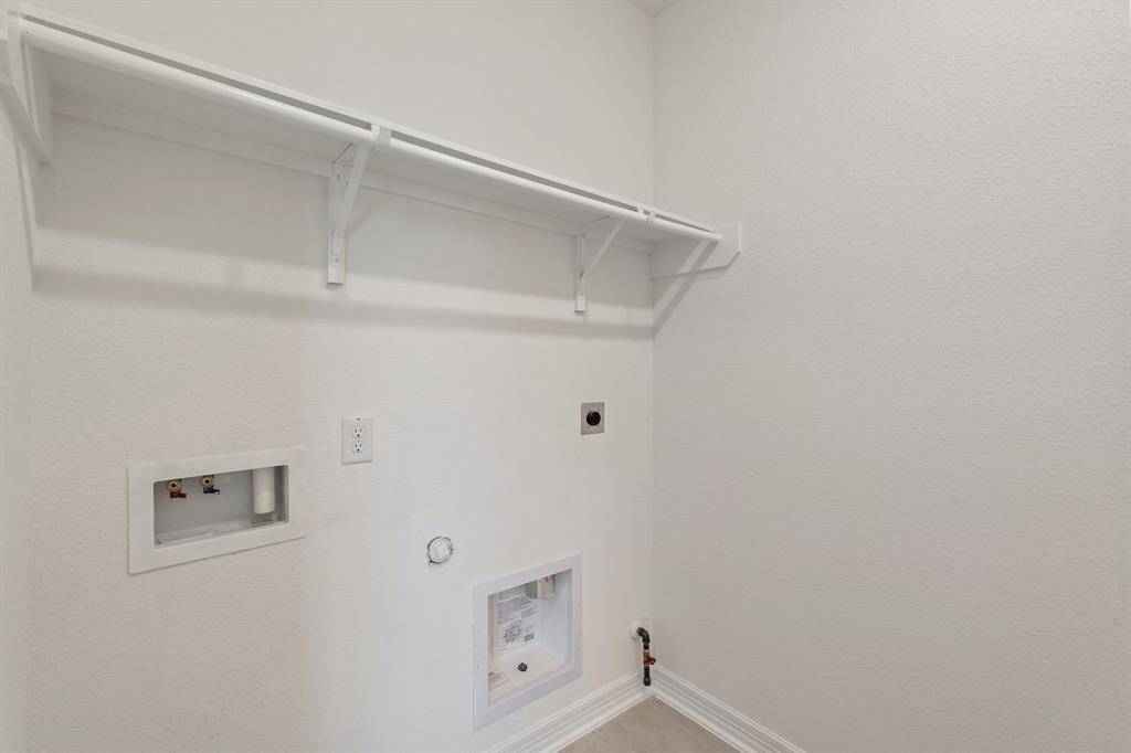 Note: Sample product photo. Actual exterior and interior selections may vary by homesite. Photo may be virtually staged