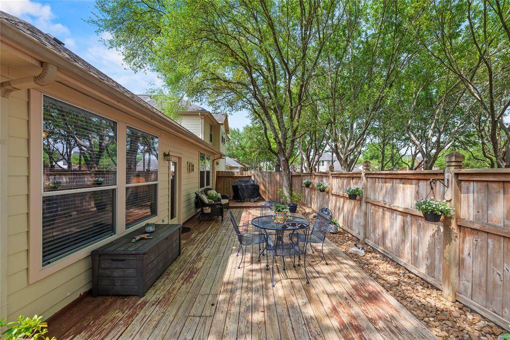 Alternate view of the back deck.