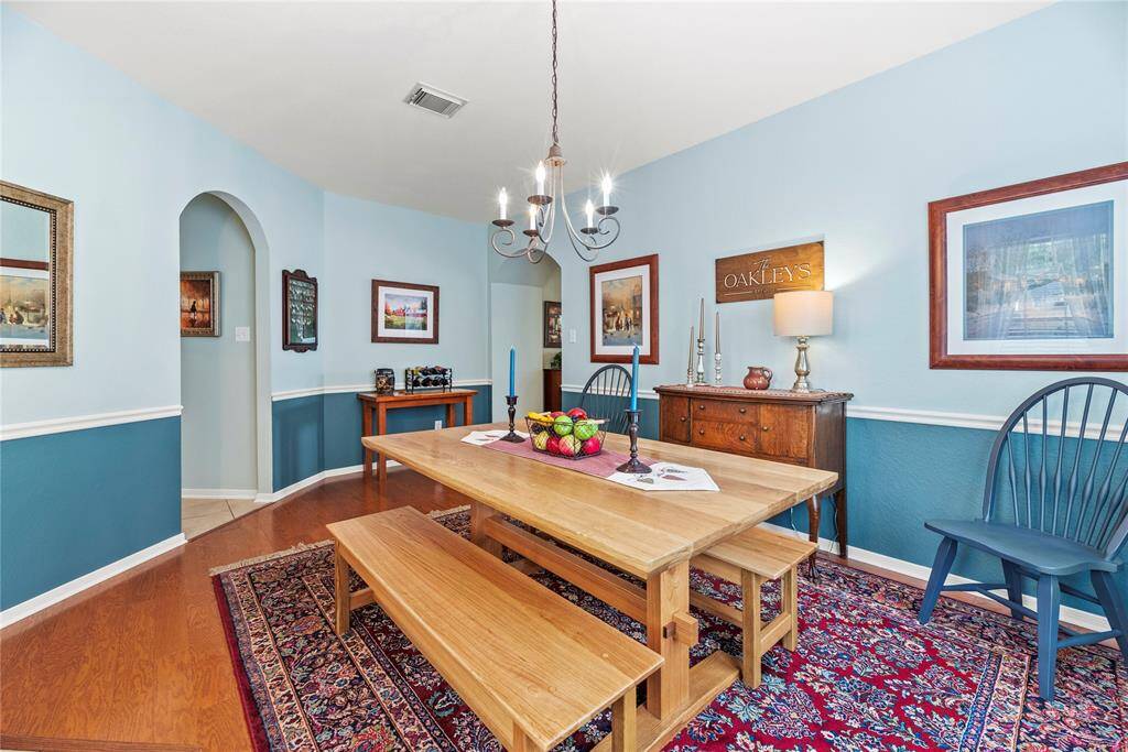 Alternate view of the dining area.