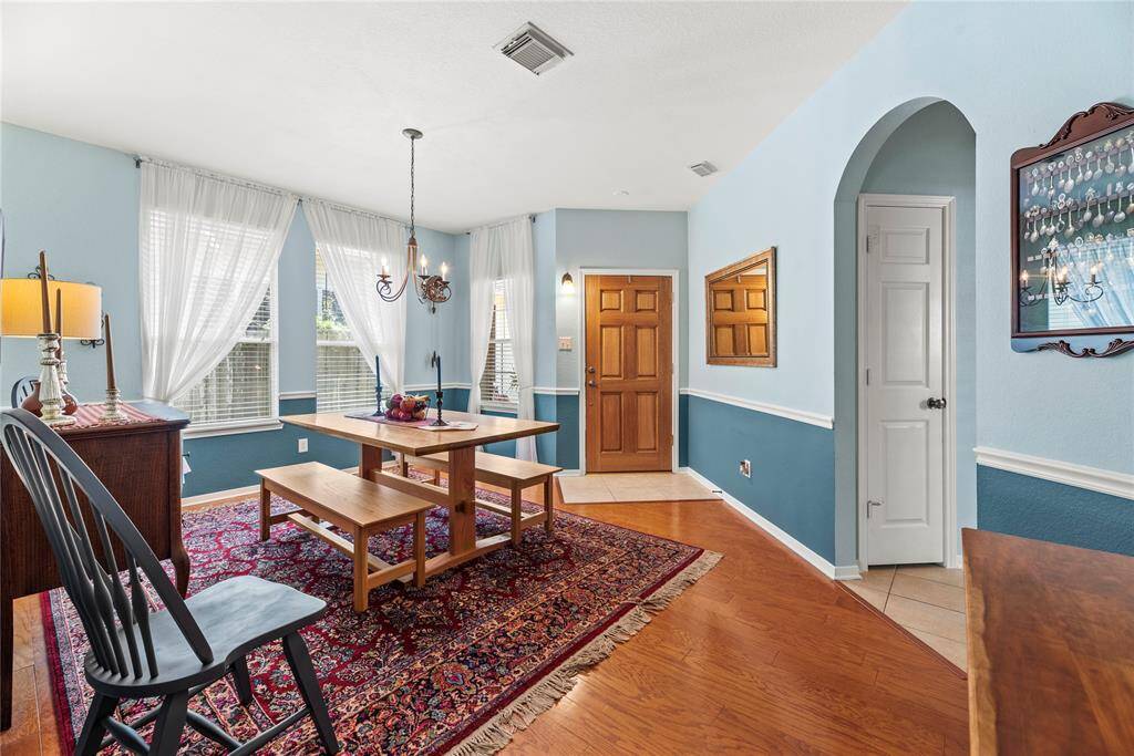 Alternate view of the dining area.