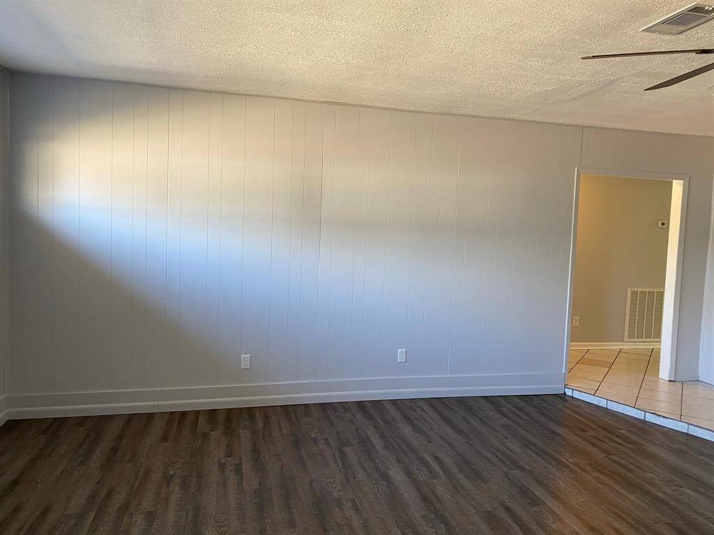 Vinyl flooring