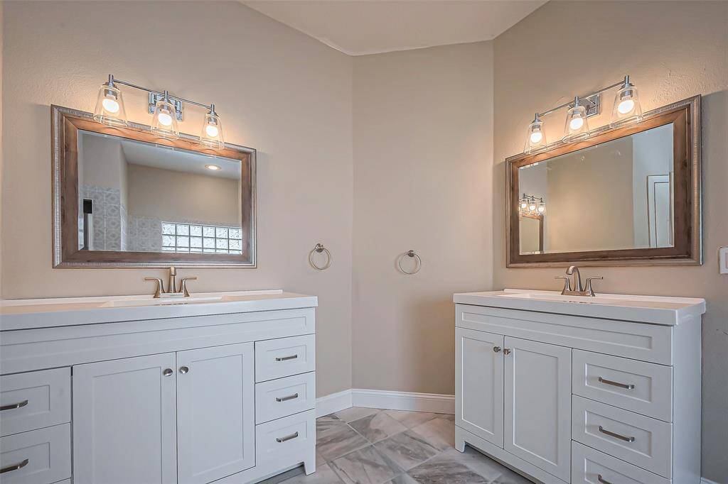 Double vanity