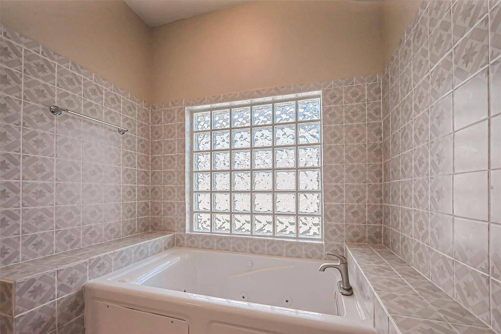 Tub/shower combo