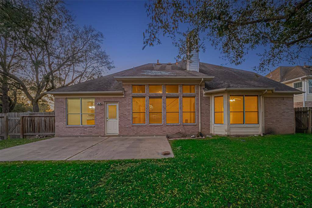 Large extended patio!