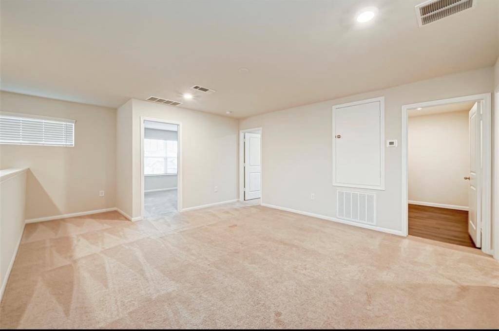Large gameroom on second floor