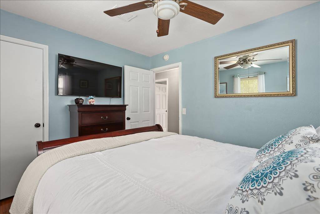 Another view of bedroom 3.