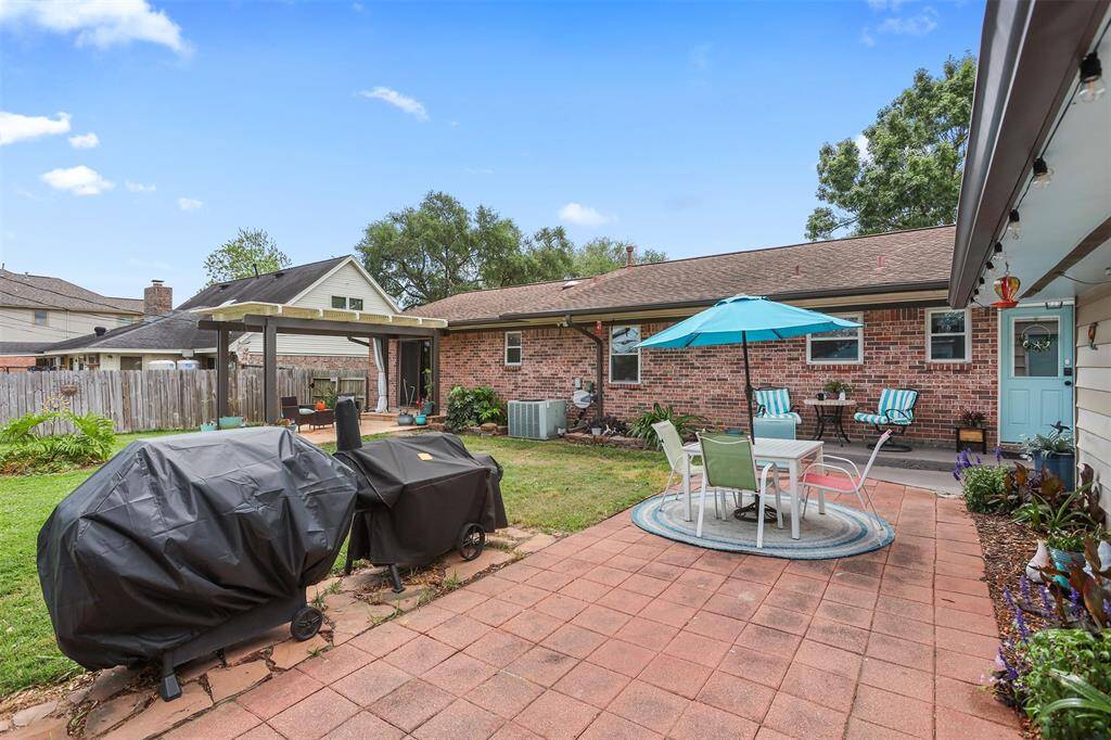 Plenty of room on the patio.