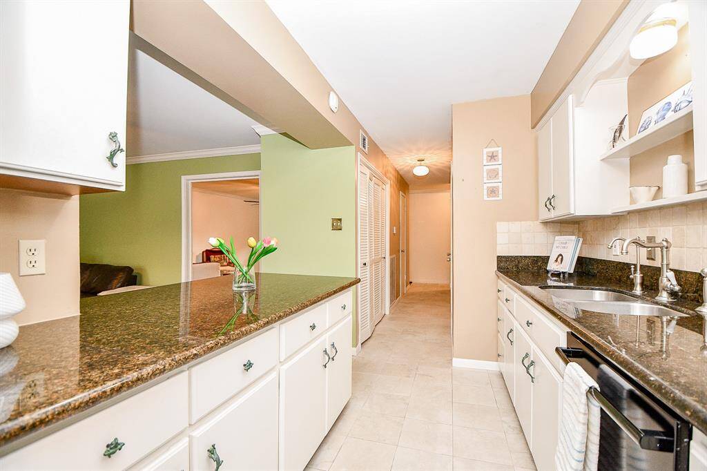 Plenty of counter and cabinet space.