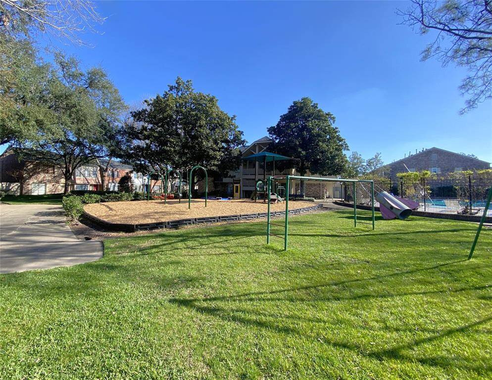 6415 Olympia has a prime location overlooking this gorgeous neighborhood park.