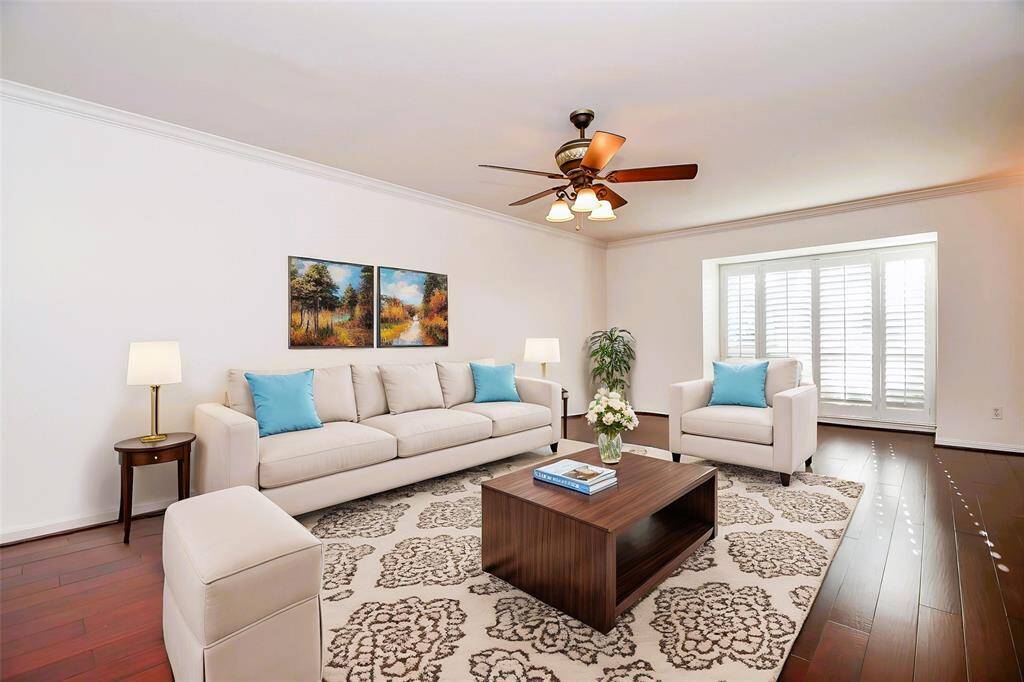 Spacious living area. (virtually staged)