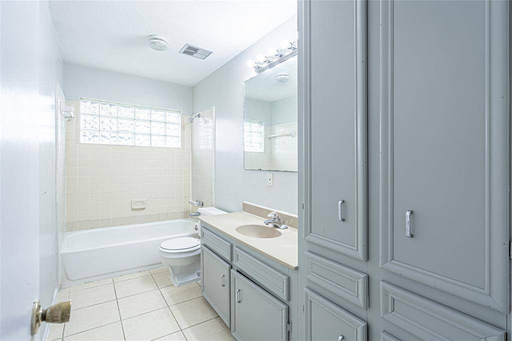 Second full bath featuring great storage space for all your bathroom essentials. No clutter here!