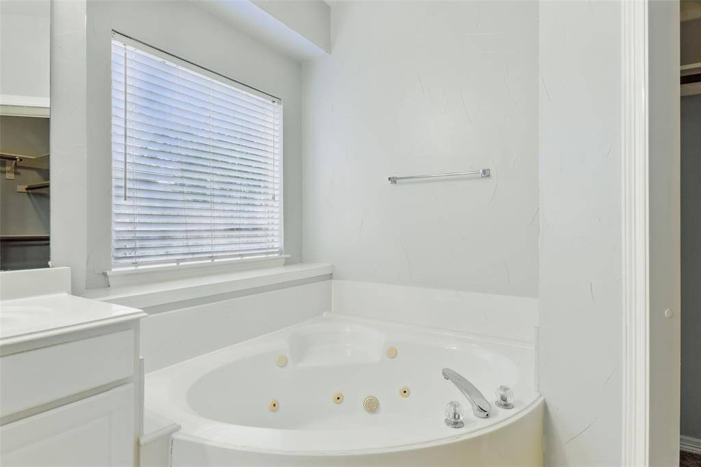 Relax and rejuvenate in the jetted soaking tub.