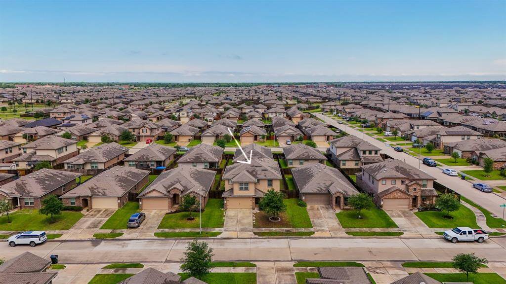 The home is zoned to Fort Bend schools, has an excellent location off of FM-521 with easy access to Highway 6, TX-288 and Fort Bend Parkway.
