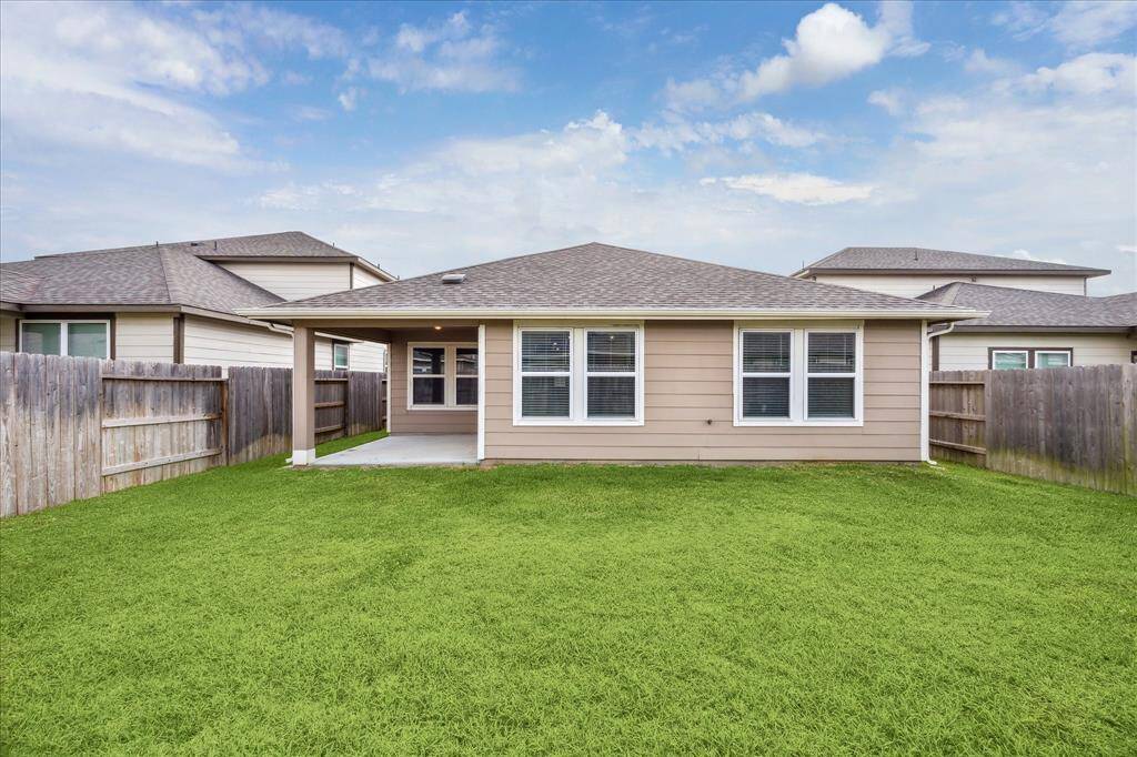 Spacious back yard