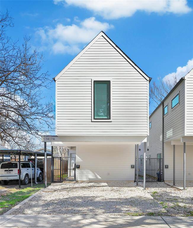 This property has 3 bedrooms and 2.5 bathrooms upstairs. Additionally it has a separate 1 bedroom 1 bath space downstairs!