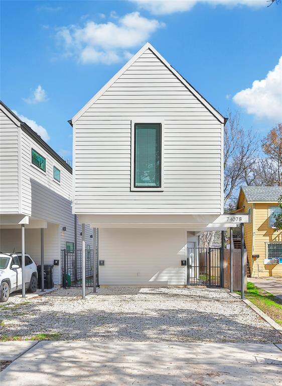 This property has 3 bedrooms and 2.5 bathrooms upstairs. Additionally it has a separate 1 bedroom 1 bath space downstairs!