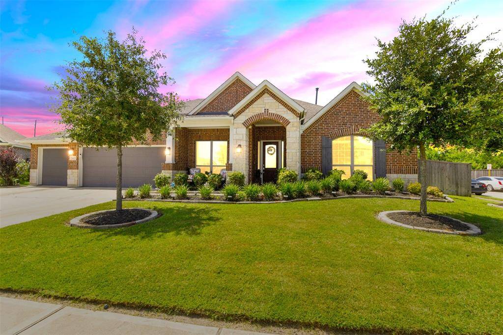 Welcome to 7407 Tudor Heights Ln. Welcome HOME!!