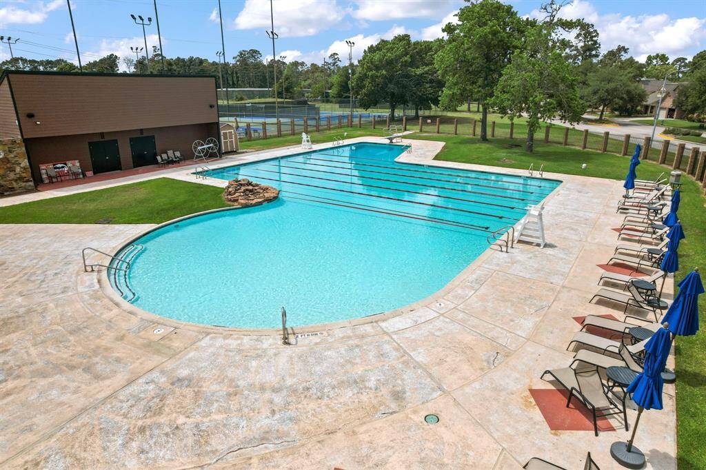 Community pool