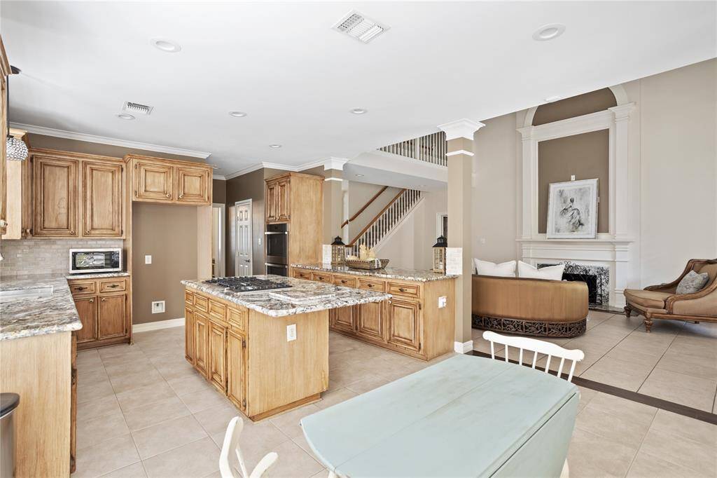 Lots of natural lighting and cabinet space