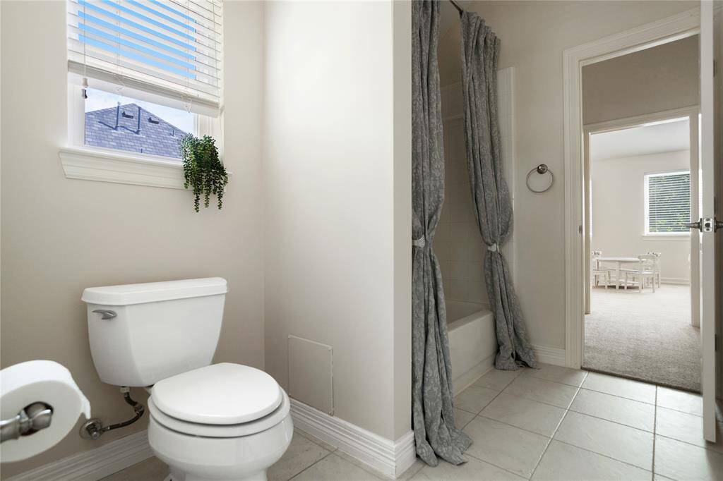 Upstairs bathroom #2