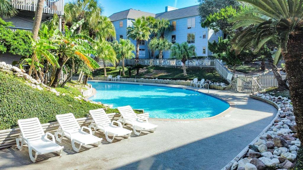 Lounge area at Lagoon Pool