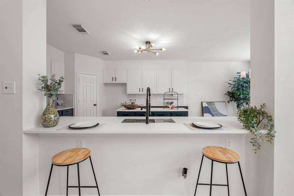 Kitchen Bar