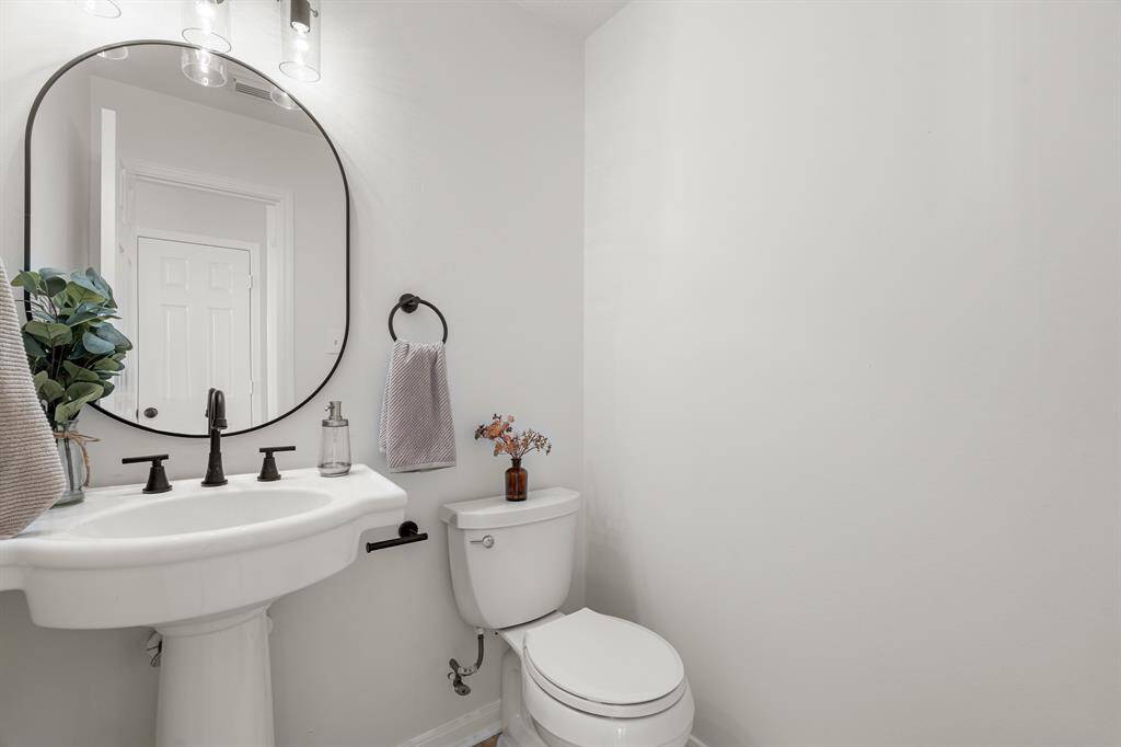 1/2 Bath Downstairs