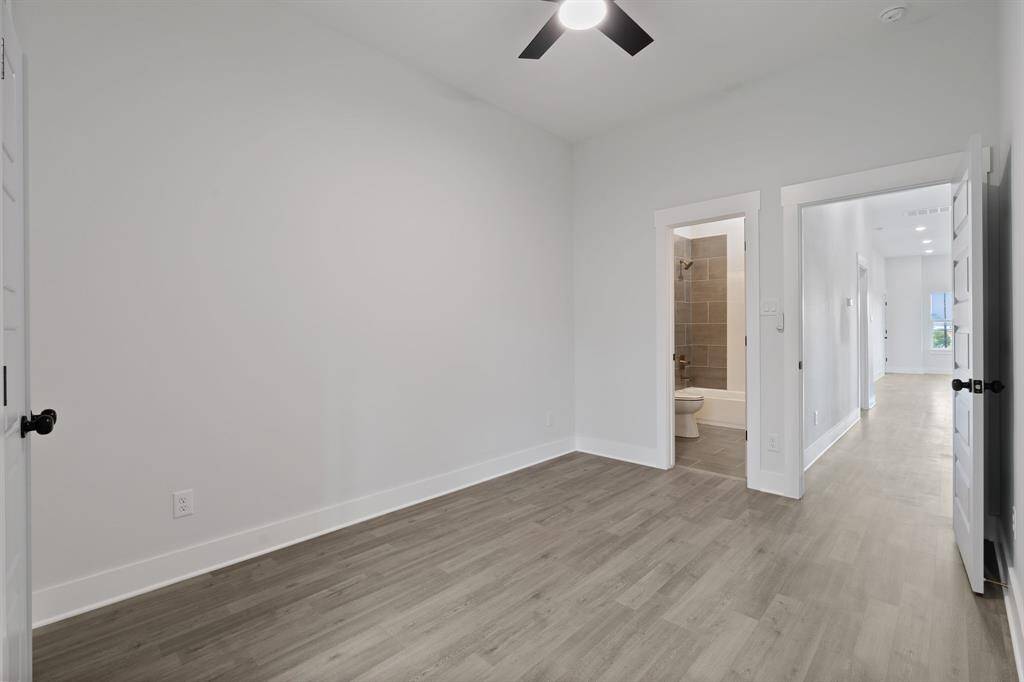 Primary bedroom With En Suite Bathroom.
