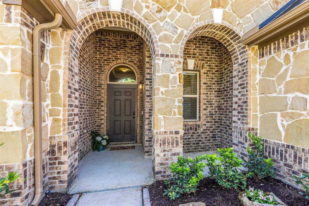 There is a storage shed on the side of the house that is included as well as the refrigerator, washer and dryer!