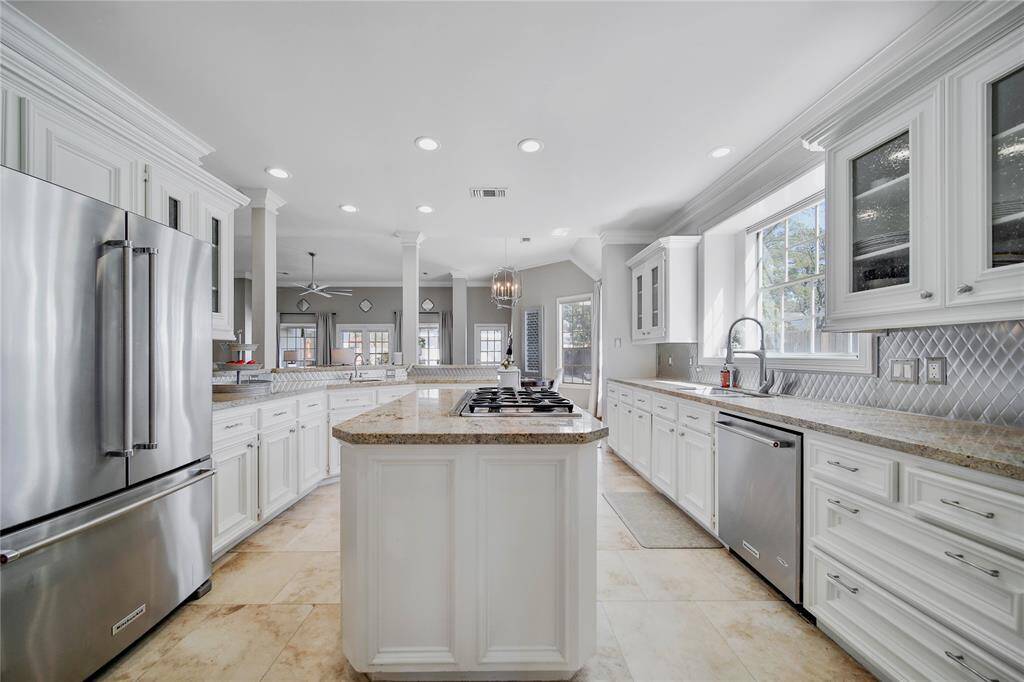 View of kitchen :3.
