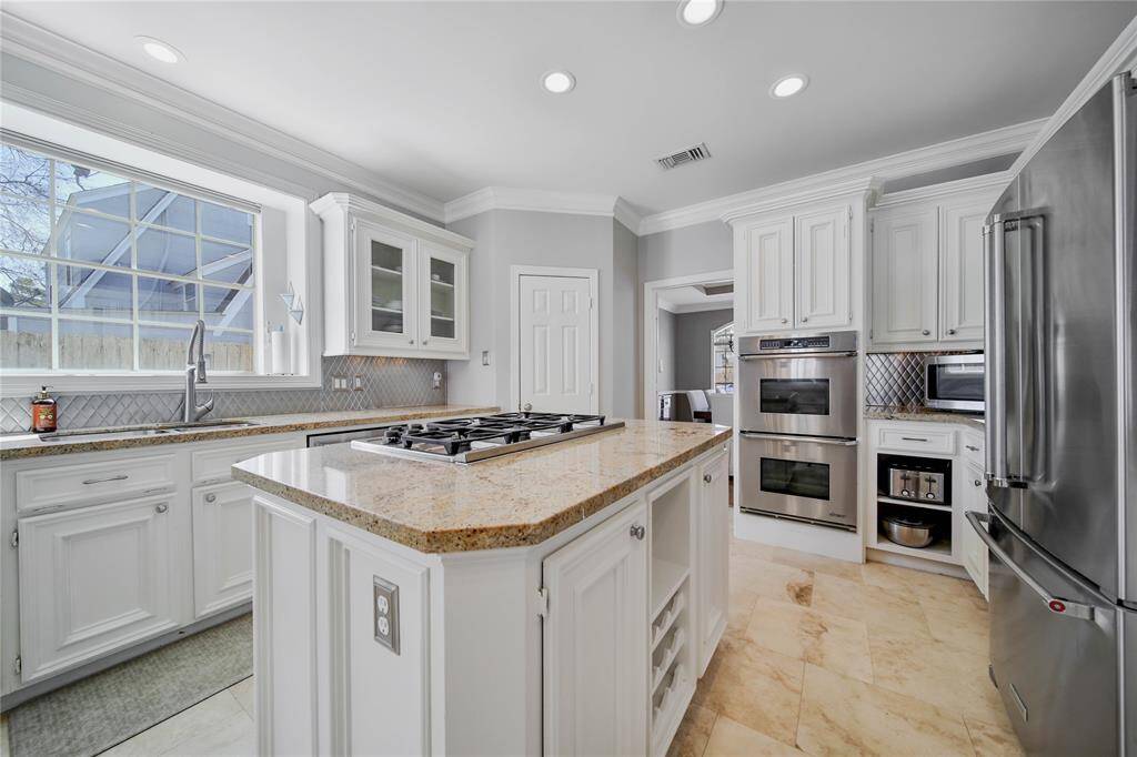 View of kitchen :3.