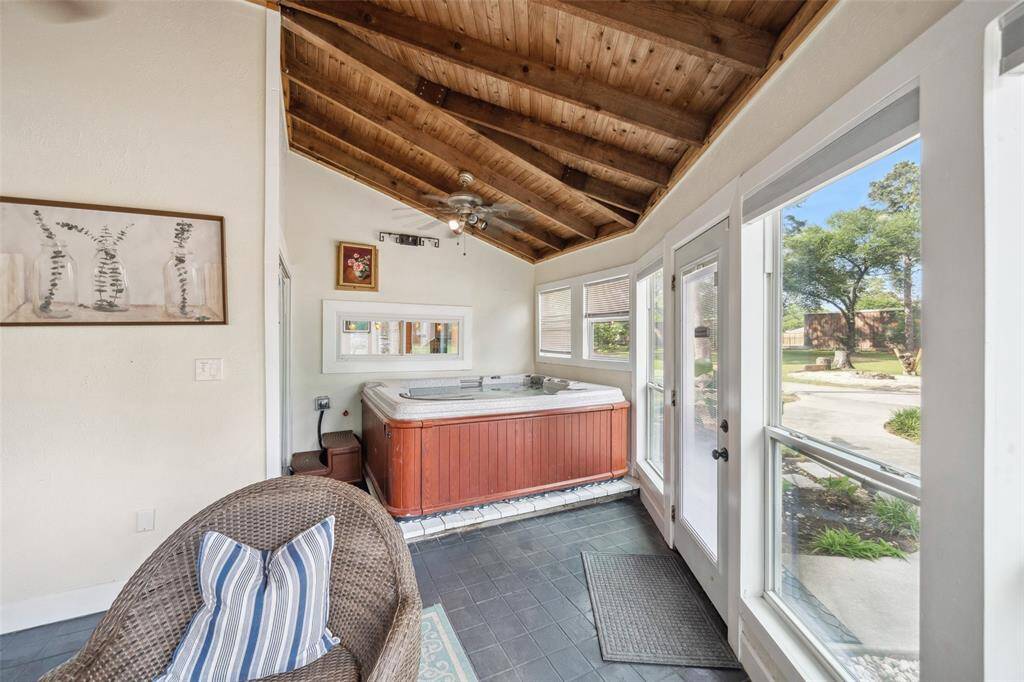 Another view of the sunroom.