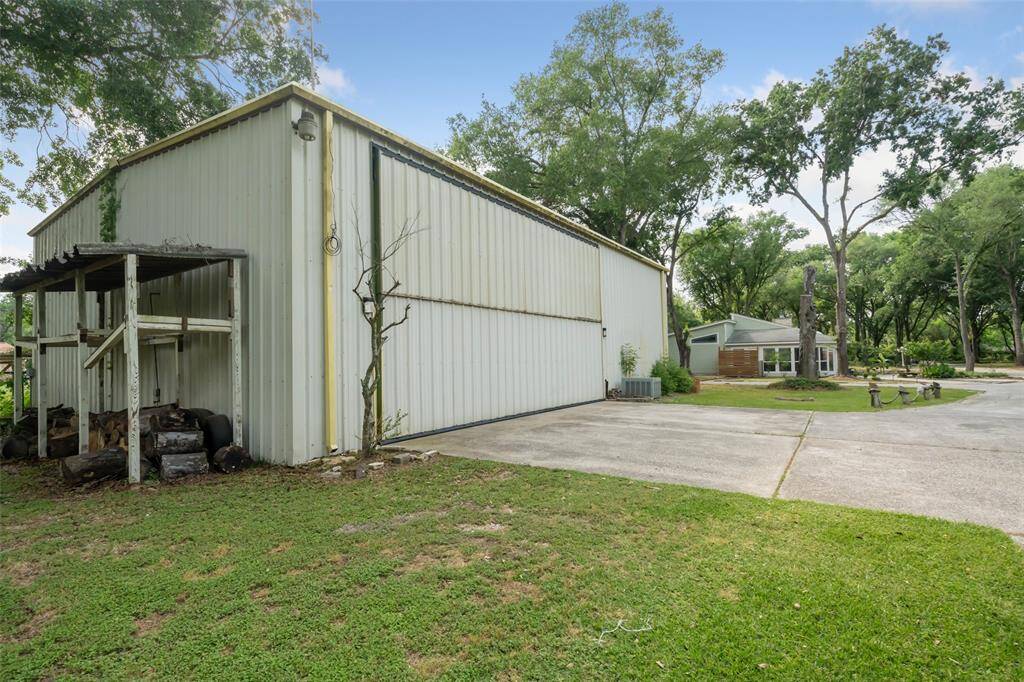 Side view of the 30x60 building.