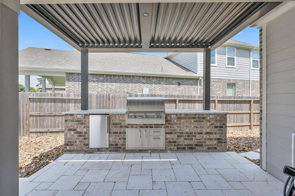Outdoor kitchen!