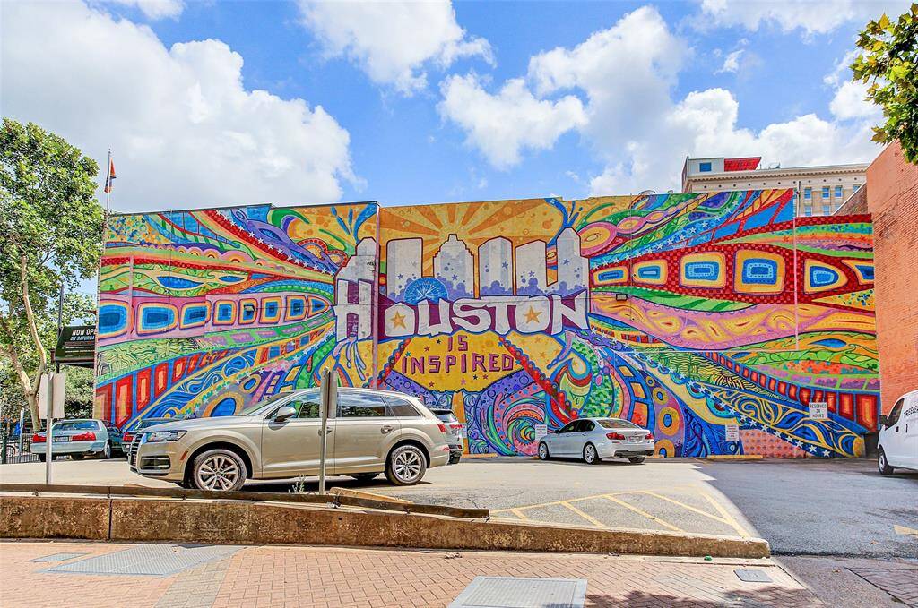 Perhaps Houston's most iconic mural "Houston is Inspired" is 2 blocks from Bayou Lofts. A favorite selfie hotspot!