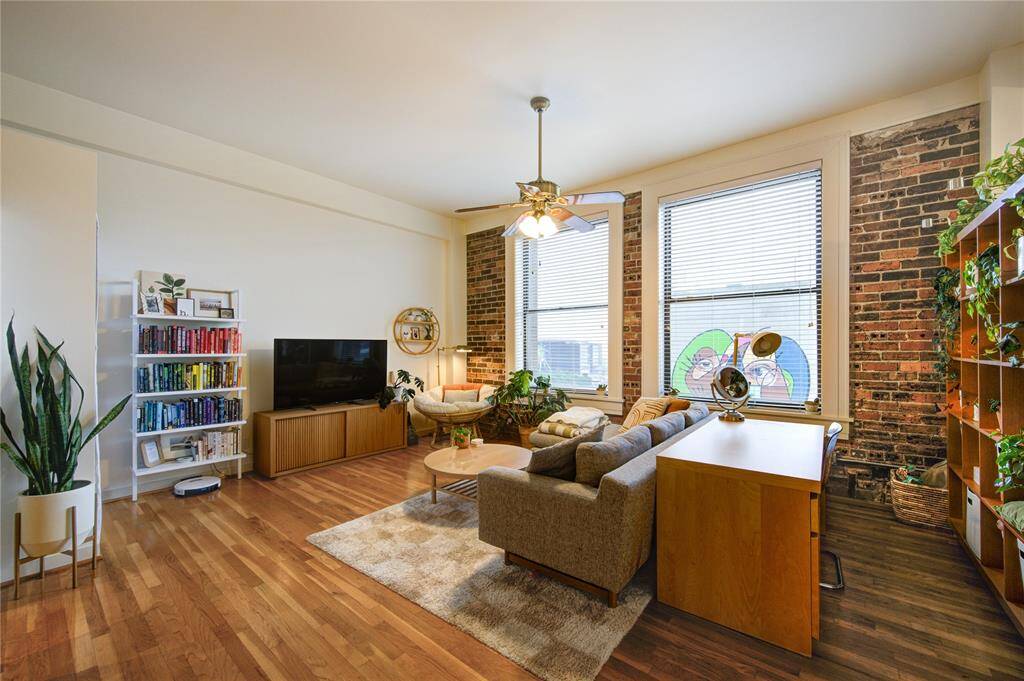 Flooding the space with warmth and brightness!