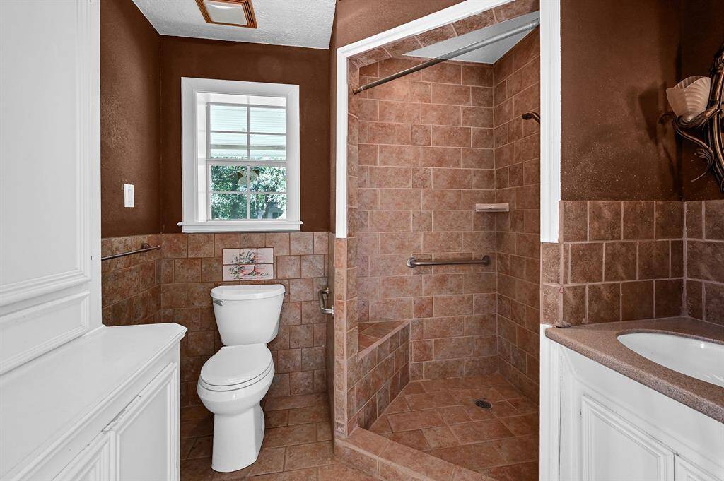 Bathroom off of Family Room
