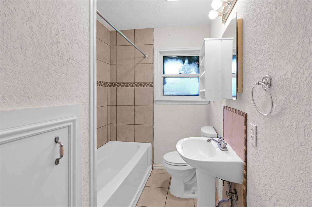 Bathroom for Secondary Bedrooms located in Hallway