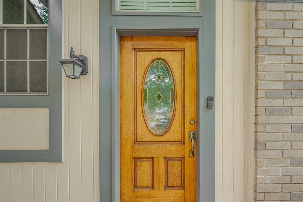 Please come in for a closer look at all the home features.