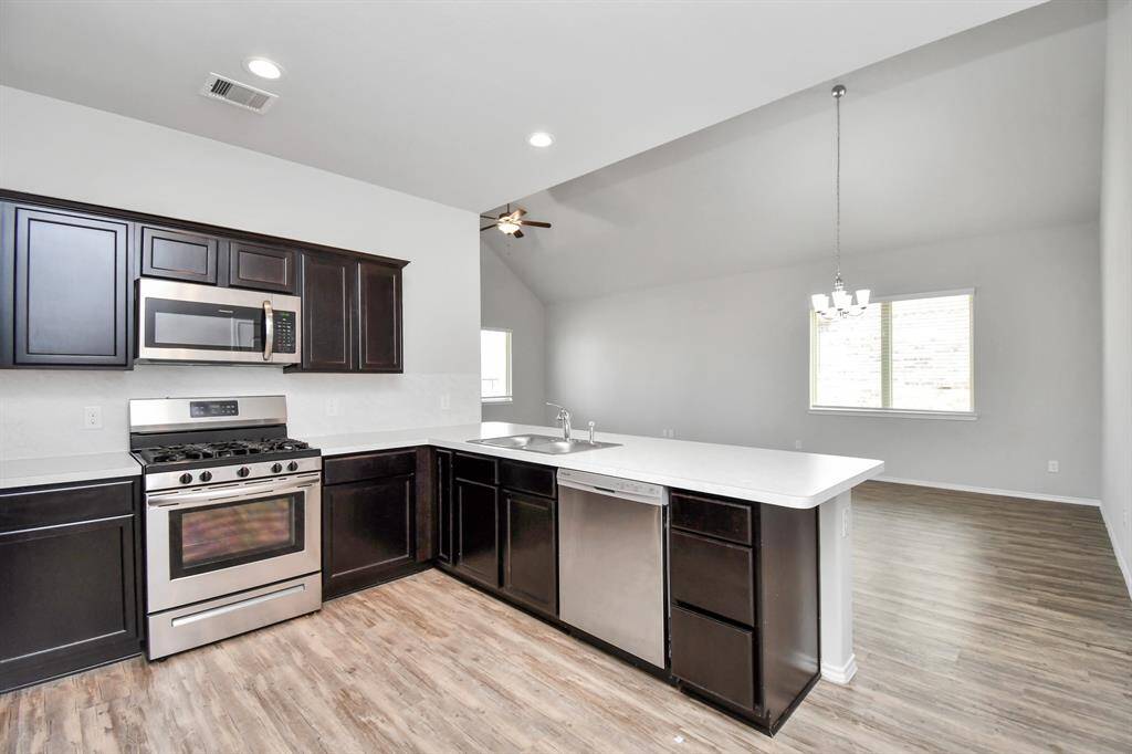 Photos displayed may be of similar unites or floor plans featuring the same finishes.