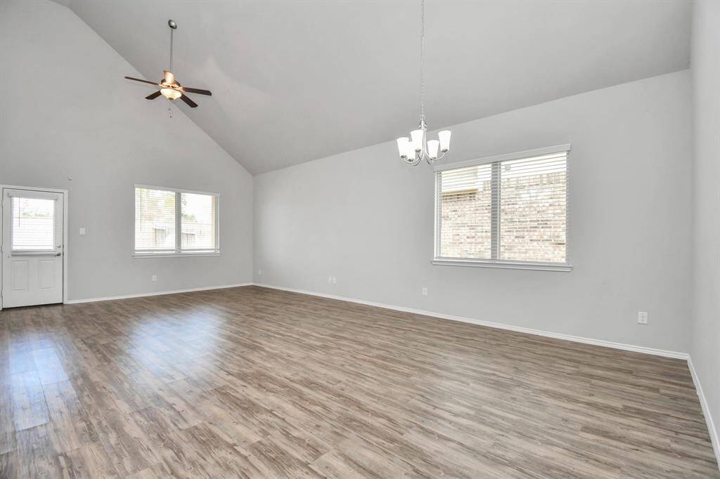 Photos displayed may be of similar unites or floor plans featuring the same finishes.