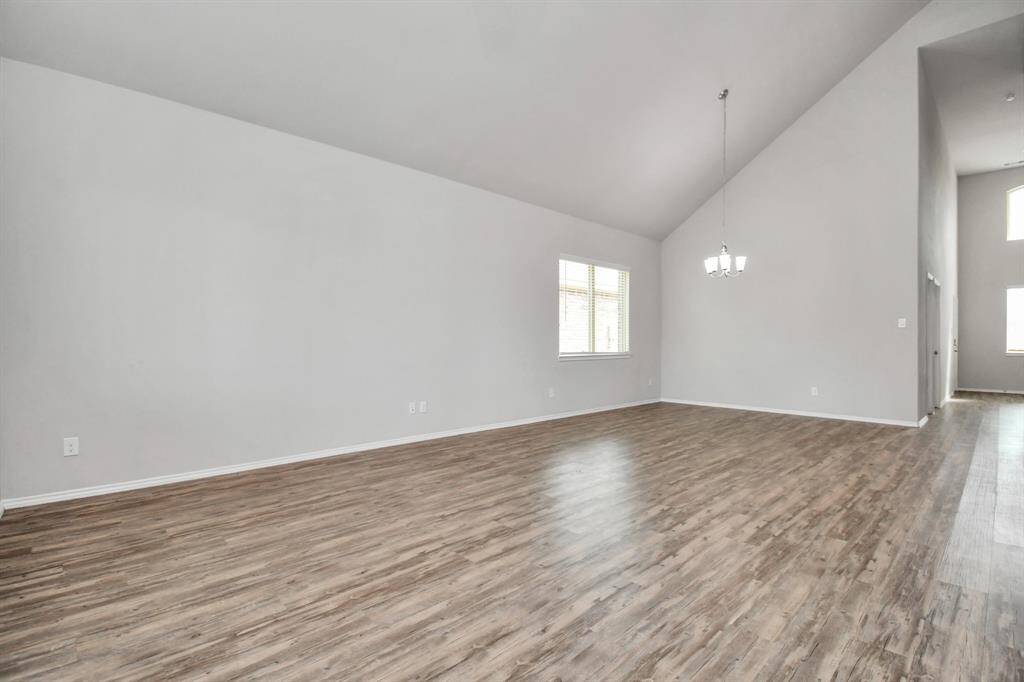 Photos displayed may be of similar unites or floor plans featuring the same finishes.