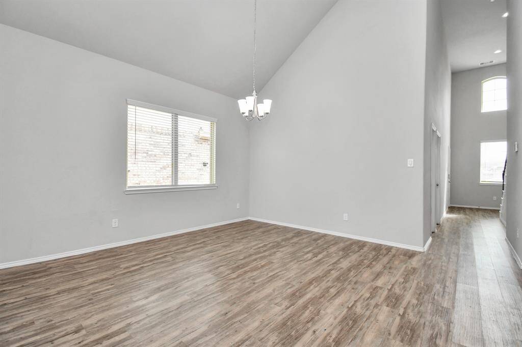 Photos displayed may be of similar unites or floor plans featuring the same finishes.