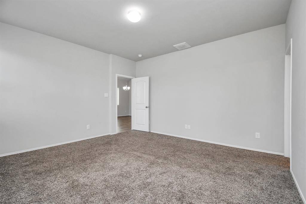 Photos displayed may be of similar unites or floor plans featuring the same finishes.