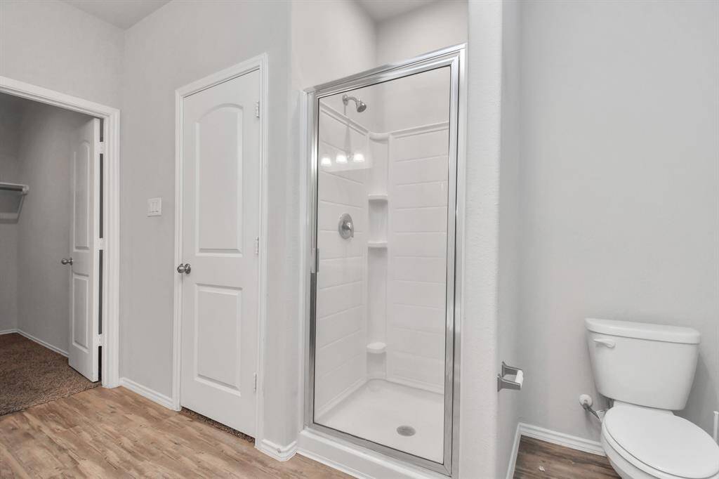 Photos displayed may be of similar unites or floor plans featuring the same finishes.