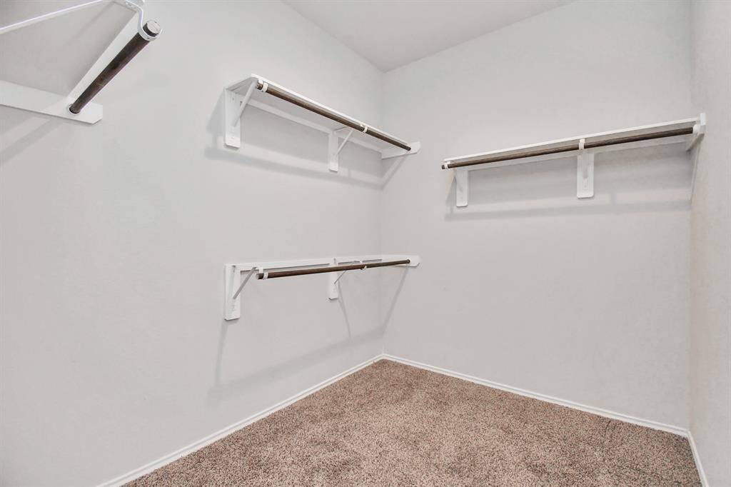 Photos displayed may be of similar unites or floor plans featuring the same finishes.