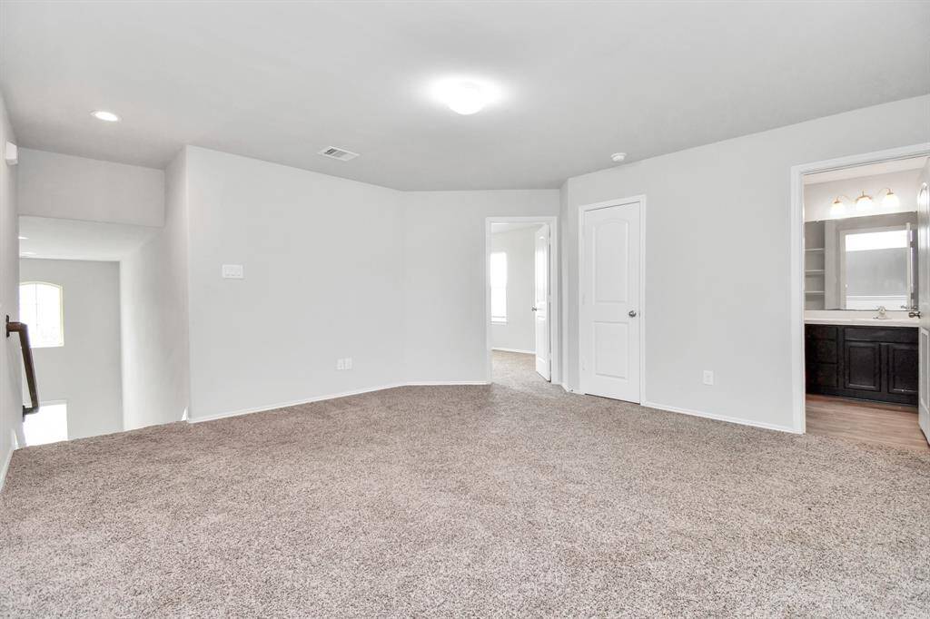 Photos displayed may be of similar unites or floor plans featuring the same finishes.