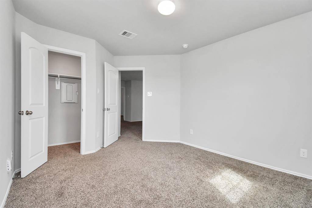 Photos displayed may be of similar unites or floor plans featuring the same finishes.